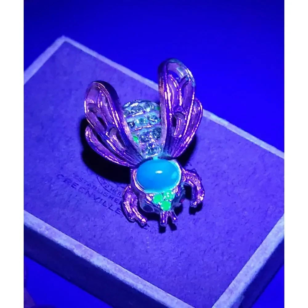 Uranium Glass Bee Figurine Under UV Unmarked Vintage